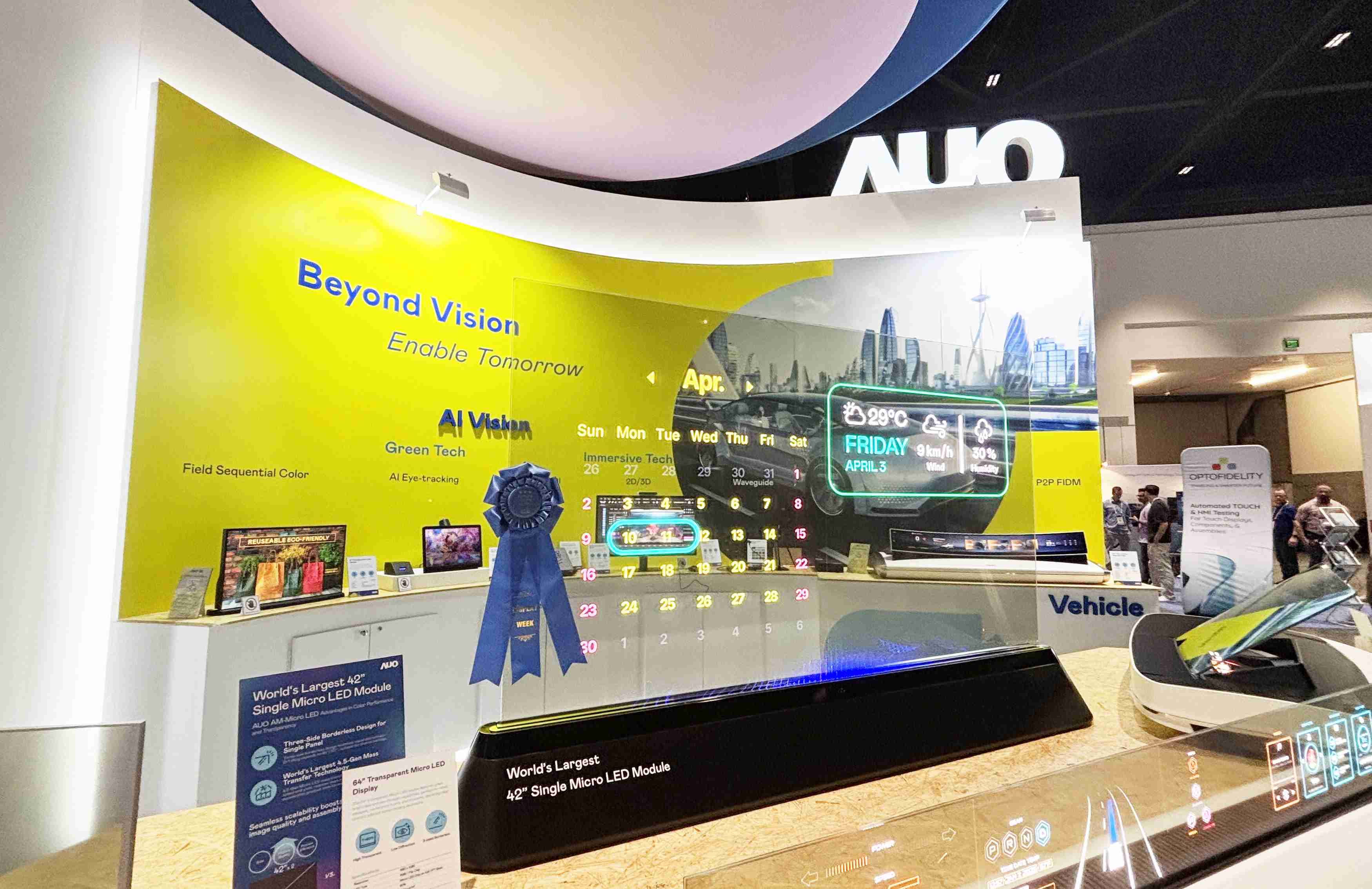 z6mg·人生就是博64吋透明Micro LED显示器获〝最佳Micro LED技术应用奖〞，，，其绝妙的透明穿透特性，，，同时具备1,000 nits的高亮度表现，，，，并透过精细的无缝拼接延伸，，，，可依需求灵活应用于多元场域，，展现出Micro LED显示技术划时空的无限潜力